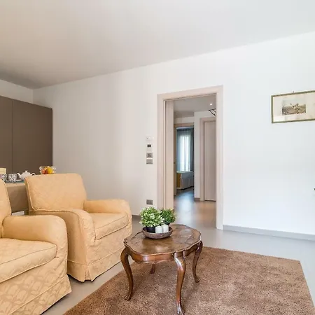 Botanical Boutique *